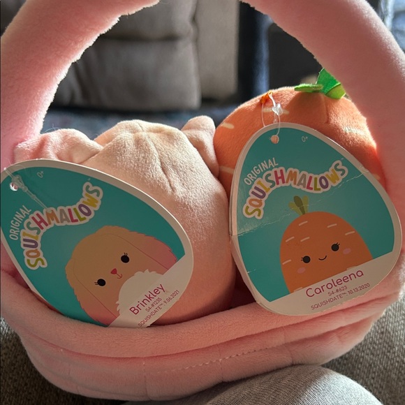 Squishmallows Pink Basket with Bunny and Carrot - Picture 2 of 3